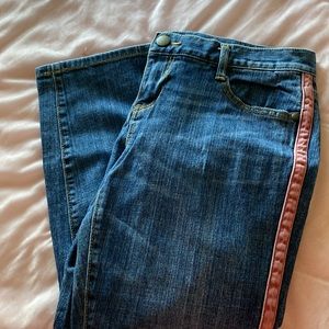 CAbi jeans with cute rose colored trim along the sides size 8 above the ankle 😃